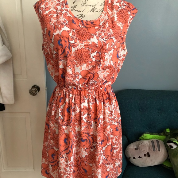 Soprano Dresses & Skirts - Floral Dress sz L